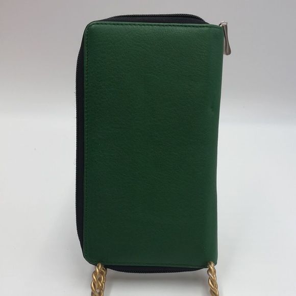 NEW WCM Green leather Wallet zip around full size - Picture 2 of 6